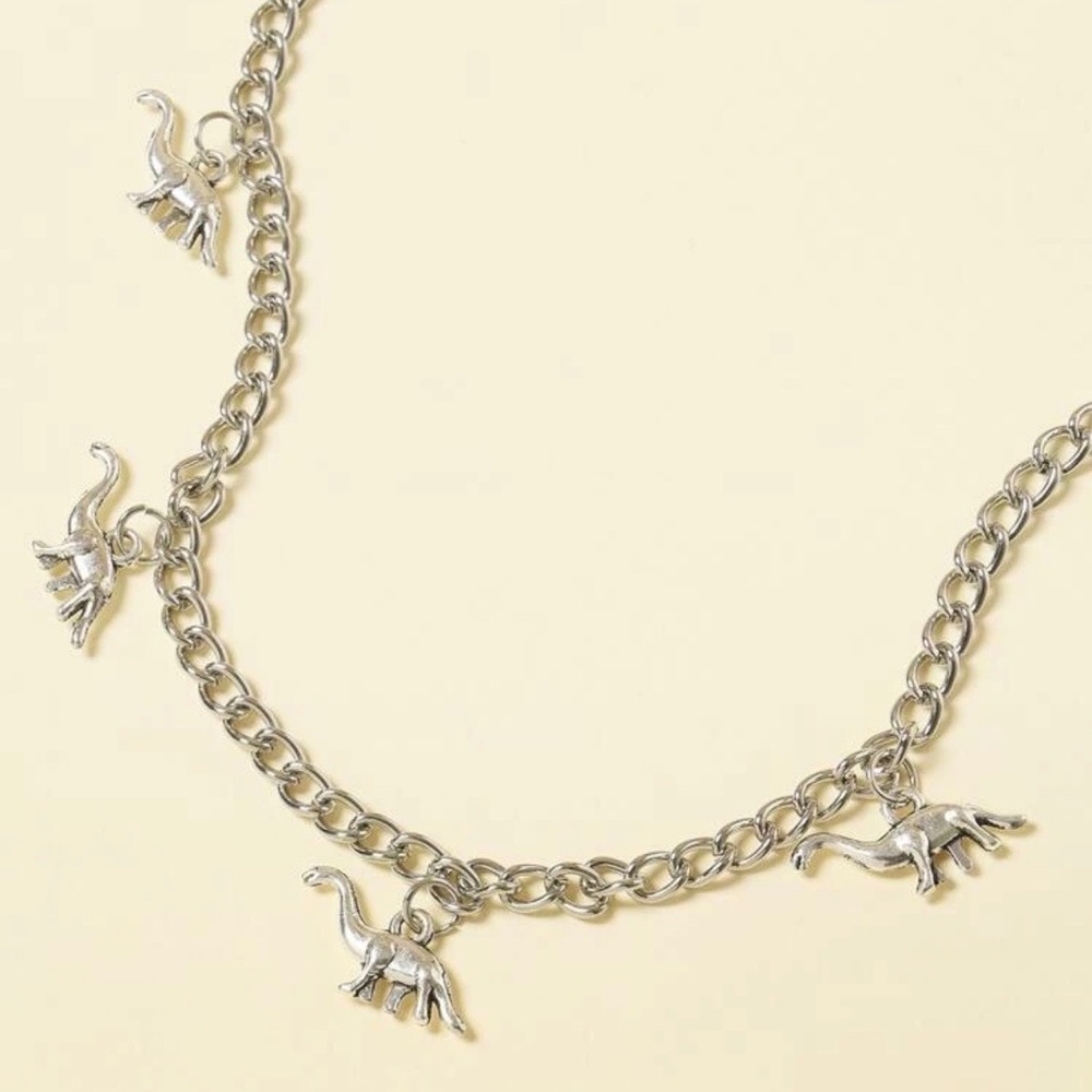 3/$30 🤍 Dinosaur Charm Necklace - Picture 2 of 3